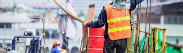 Dogging - Instructing Crane Operators by Hand Signals